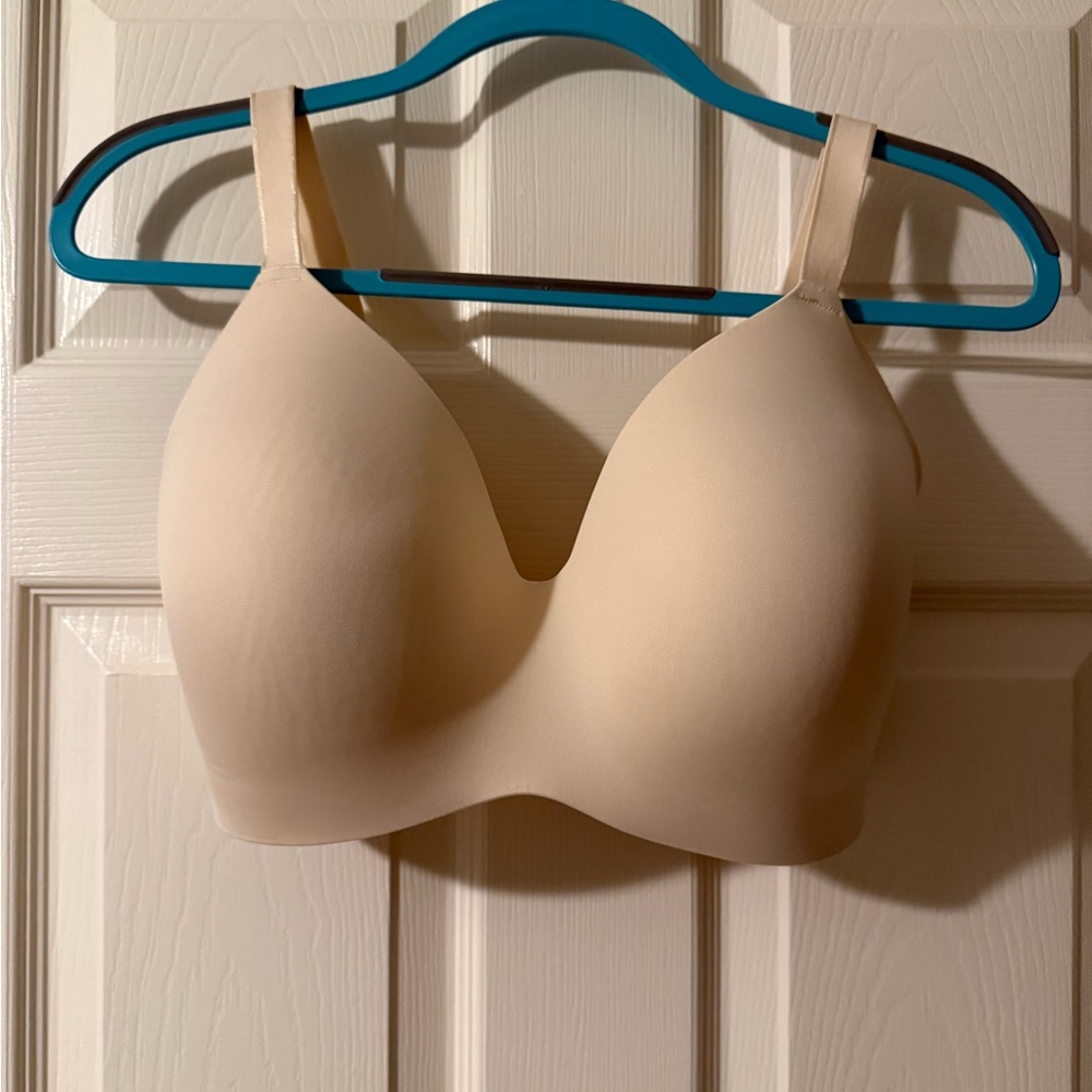NWOT Knix Cream Seamless Bra